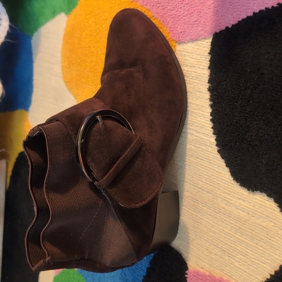 Brown booties - Picture 2 of 3